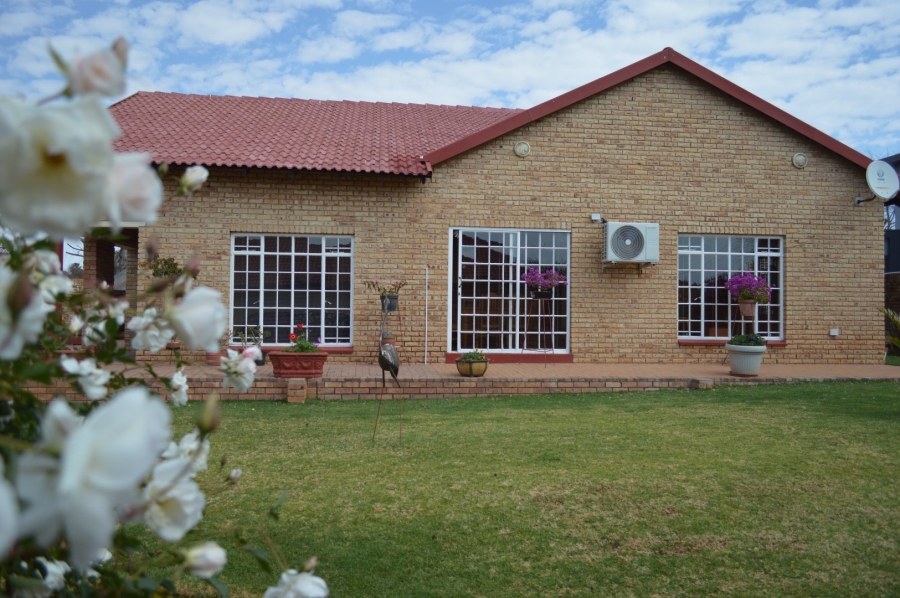 3 Bedroom Property for Sale in Doringkruin North West
